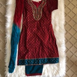 Indian shalwar kameez